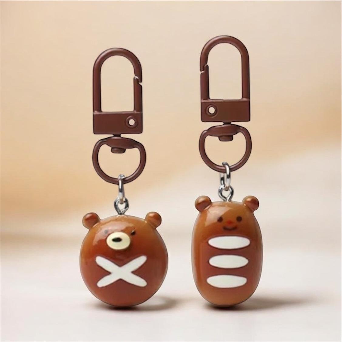 BEAR BREAD KEYCHAIN