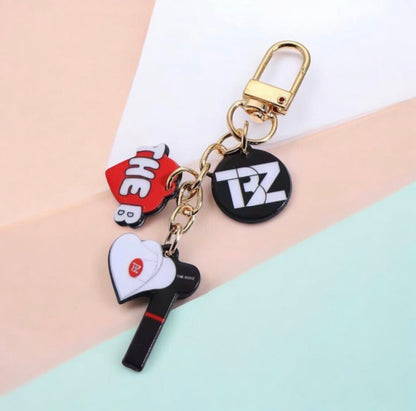 K-POP GROUPS KEYCHAIN