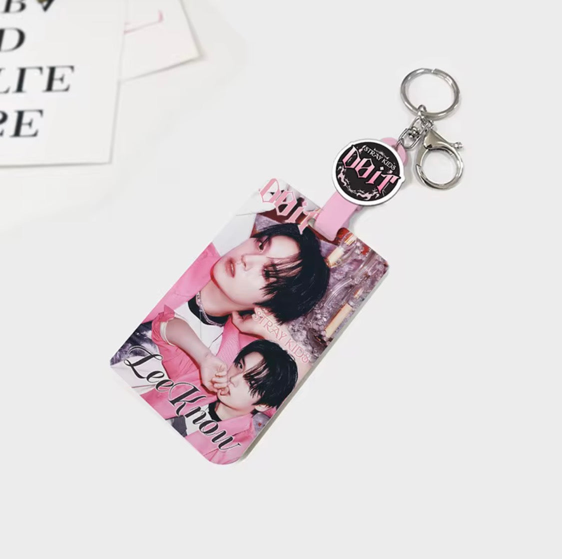 K-POP Stray Kids Acrylic Telescopic Buckle Card
Holder KEYCHAIN
