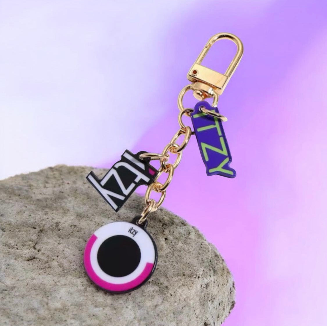 K-POP GROUPS KEYCHAIN