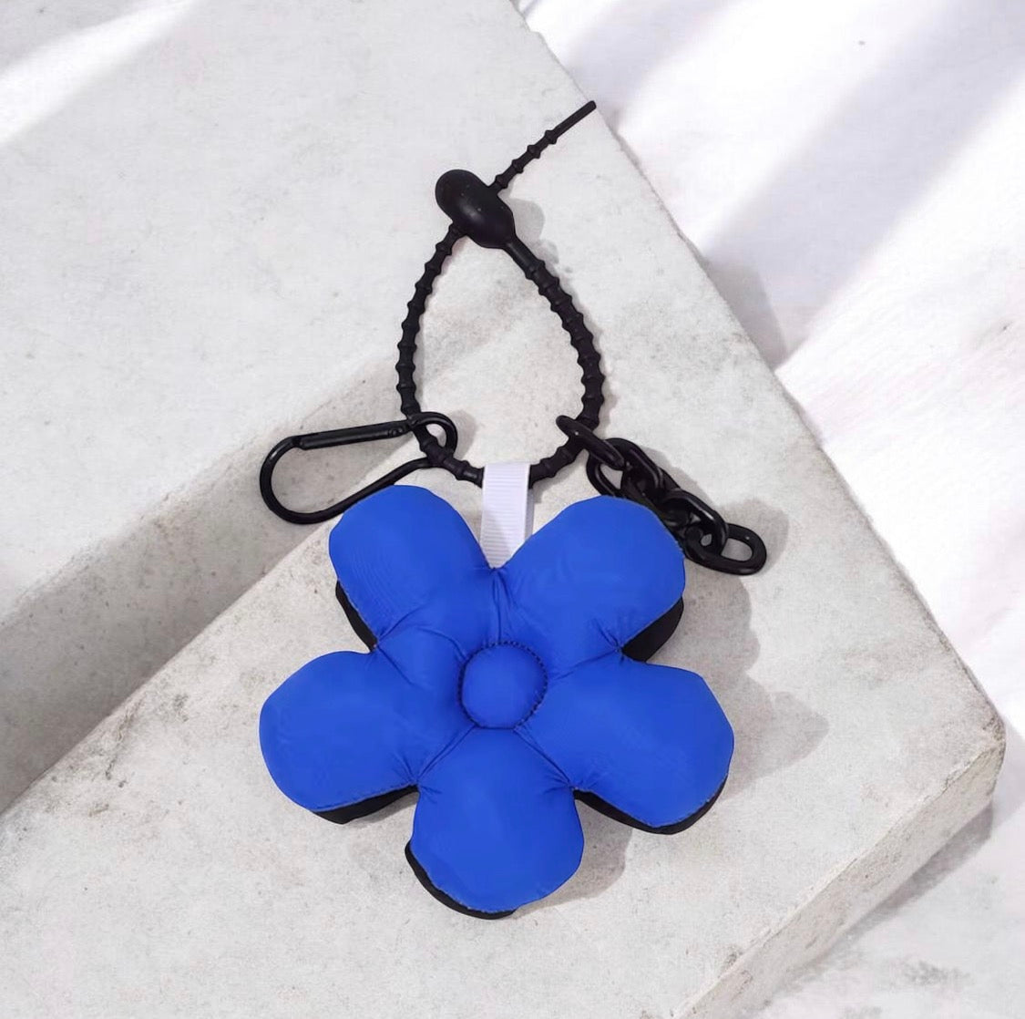 PUFFY FLOWER KEYCHAIN