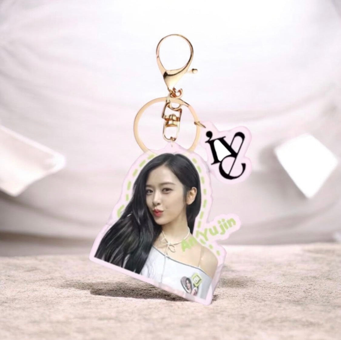 K-POP IVE ACRYLIC KEYCHAIN