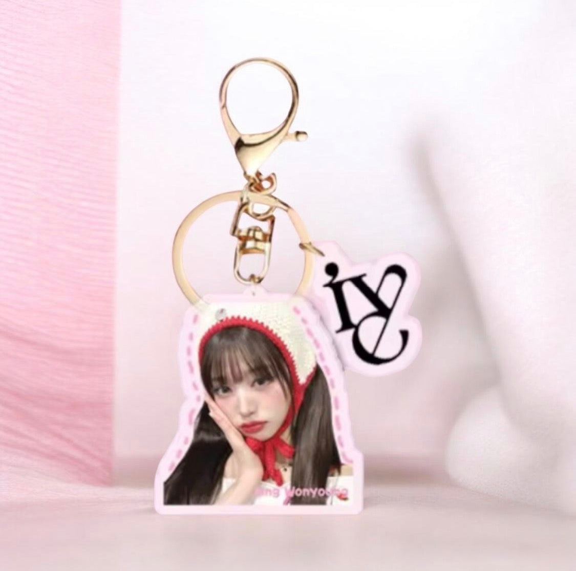 K-POP IVE ACRYLIC KEYCHAIN