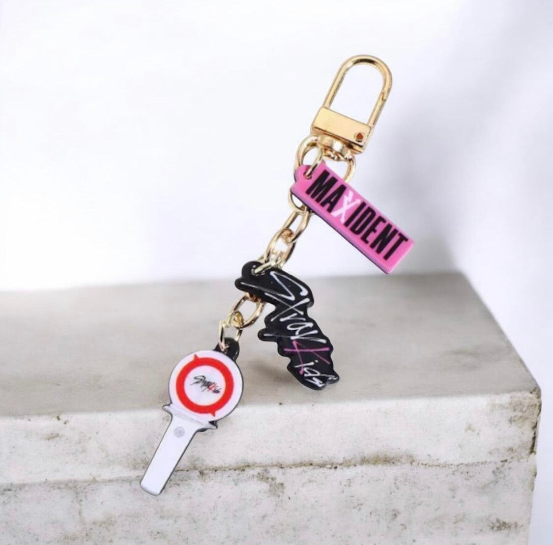 K-POP GROUPS KEYCHAIN