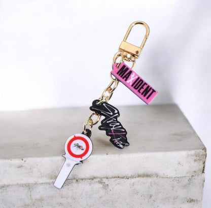 K-POP GROUPS KEYCHAIN