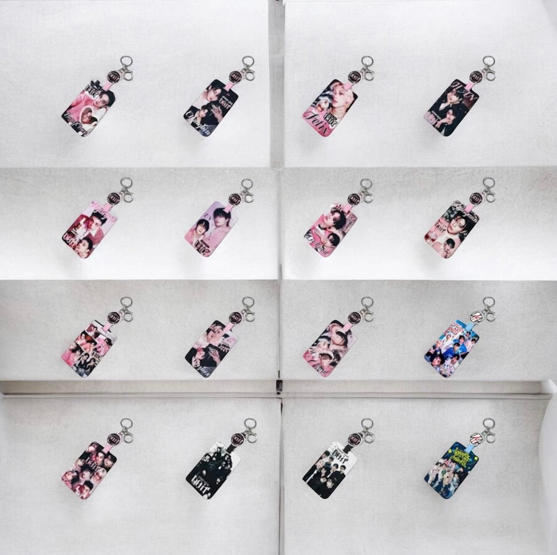 K-POP Stray Kids Acrylic Telescopic Buckle Card
Holder KEYCHAIN