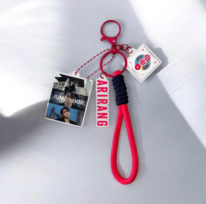 K-POP TOUR ACRYLIC KEYCHAIN