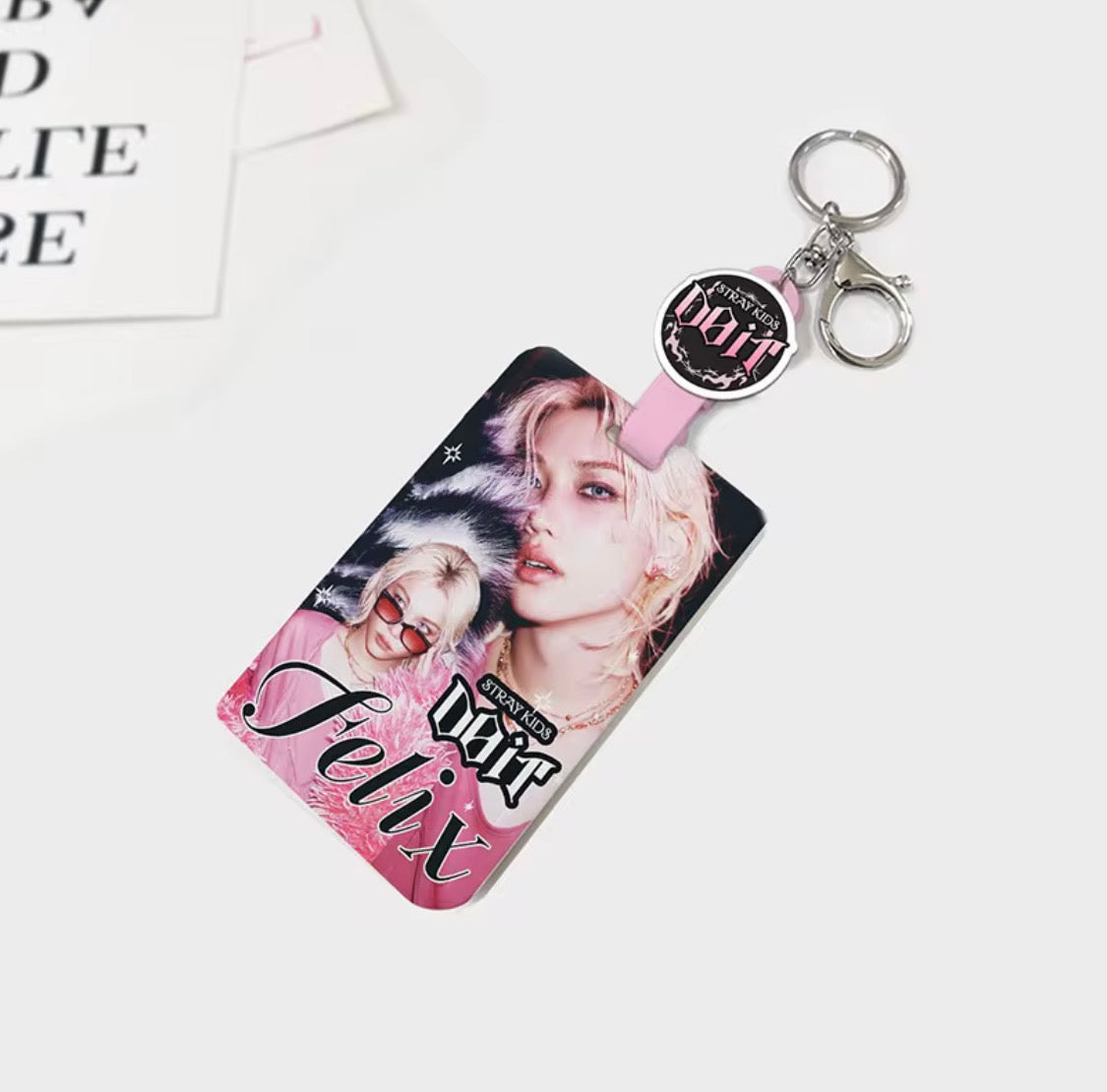 K-POP Stray Kids Acrylic Telescopic Buckle Card
Holder KEYCHAIN