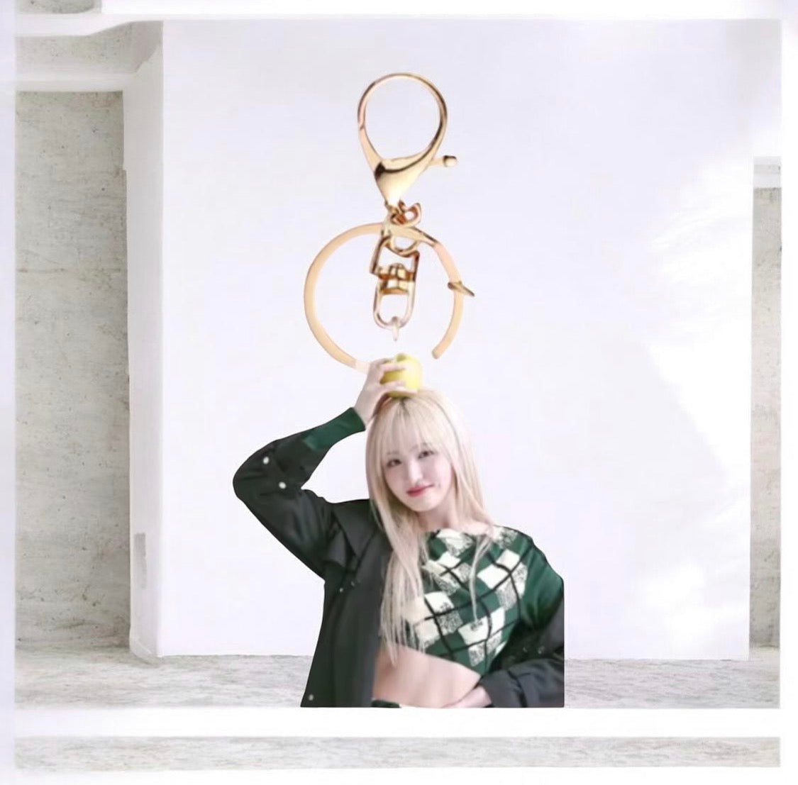 K-POP IVE ACRYLIC KEYCHAIN