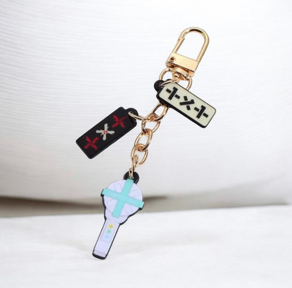 K-POP GROUPS KEYCHAIN