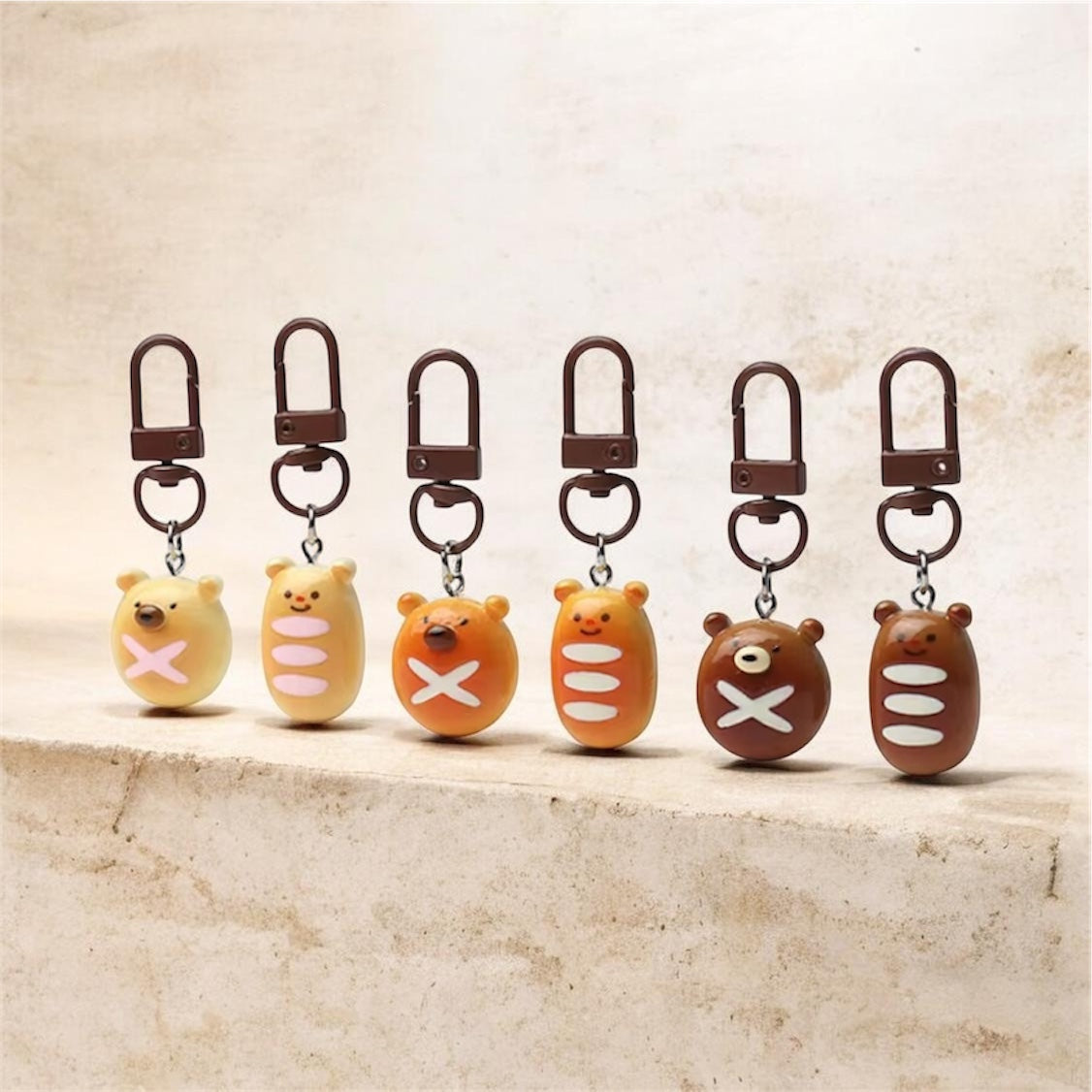 BEAR BREAD KEYCHAIN