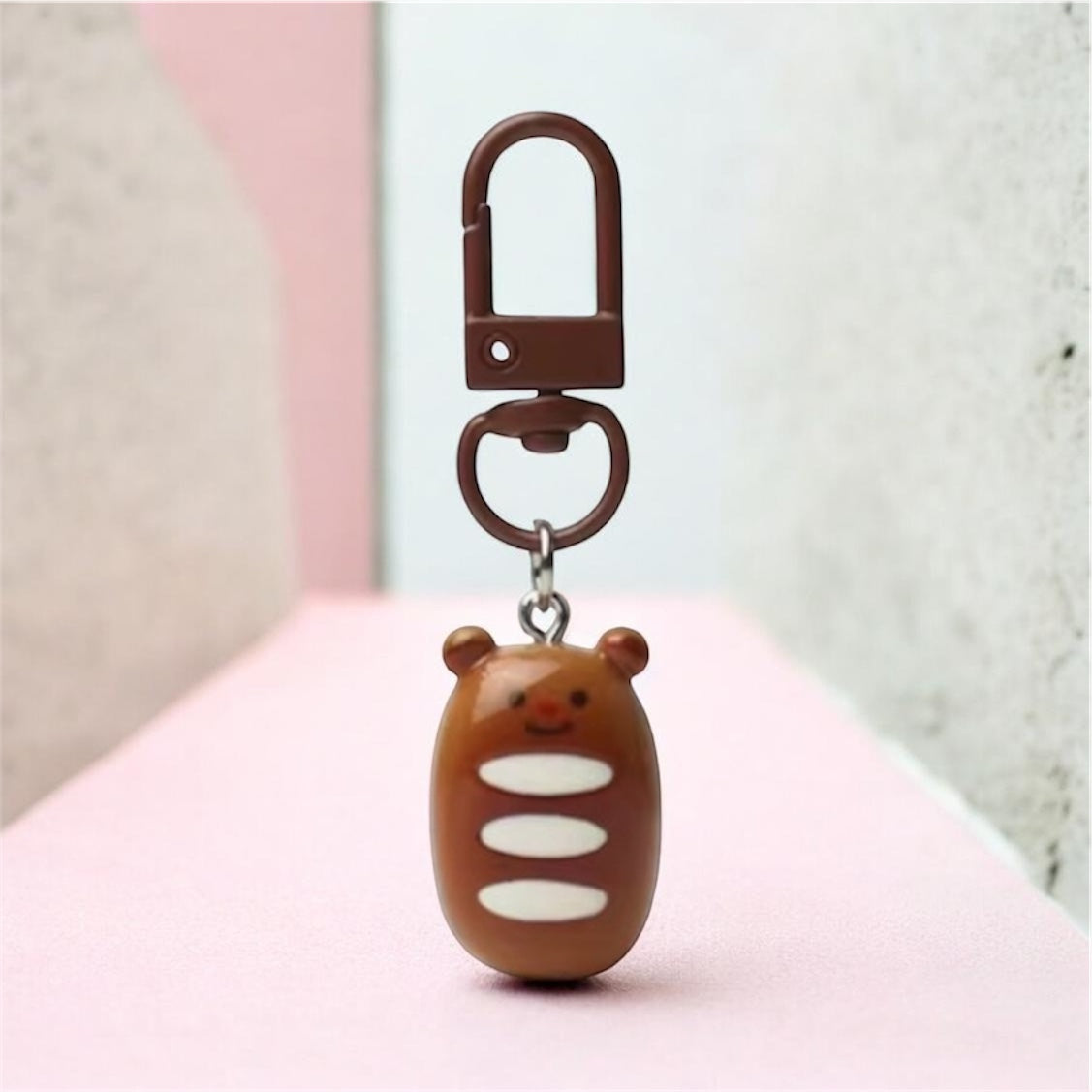 BEAR BREAD KEYCHAIN